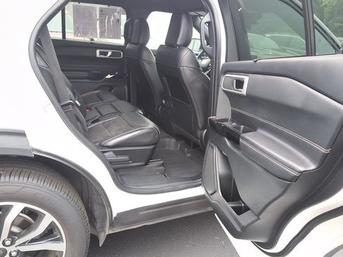 Used 2022 Ford Explorer ST AWD/4WD image 6