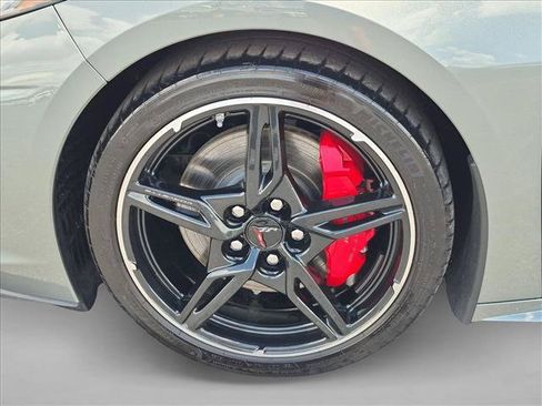 Used 2023 Chevrolet Corvette Stingray Premium Conv w/ Z51 Performance Package RWD image 22