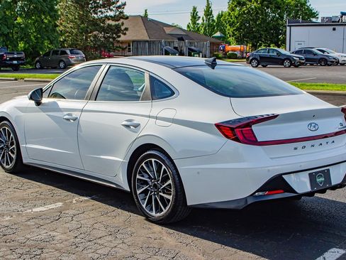 Used 2022 Hyundai Sonata Limited w/ Preferred Accessory Package FWD image 7