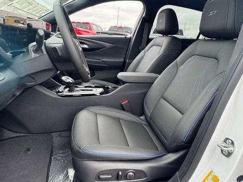 New 2026 Buick Envista Sport Touring image 14