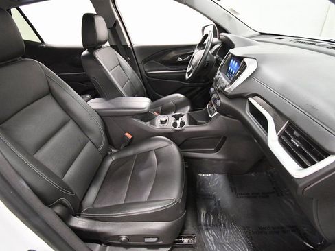 Used 2024 GMC Terrain SLT image 18