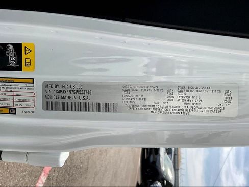 Used 2025 Jeep Wrangler Unlimited Rubicon w/ Convenience Group image 20