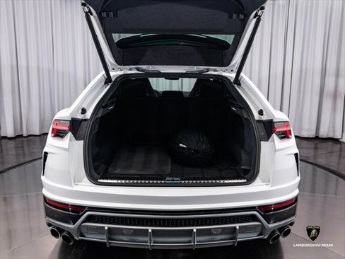 Used 2019 Lamborghini Urus AWD/4WD image 16