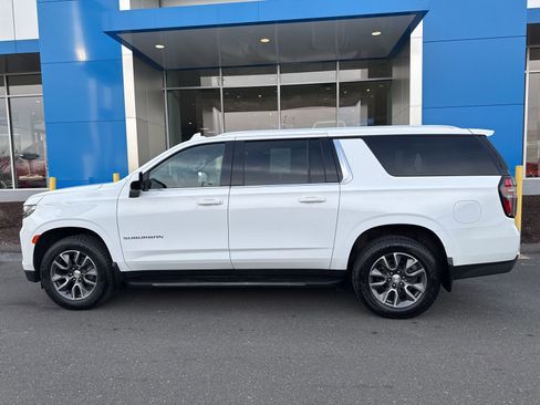 Used 2023 Chevrolet Suburban LS image 9