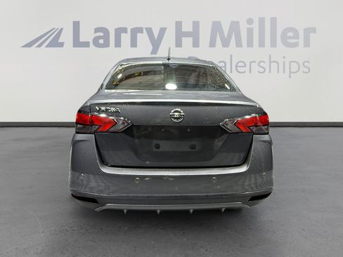 Used 2020 Nissan Versa S image 4