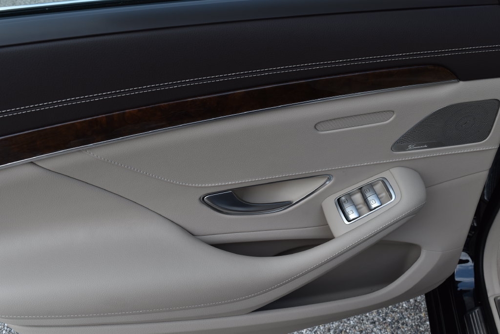 Used 2017 Mercedes-Benz S 550 Sedan w/ Premium Package image 9