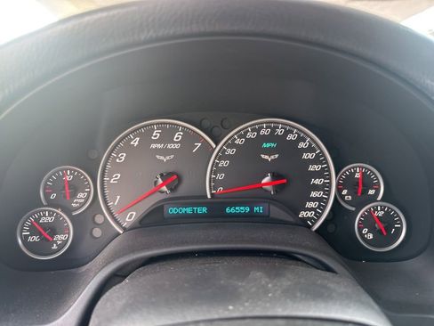 Used 2010 Chevrolet Corvette Coupe w/ 1LT image 9