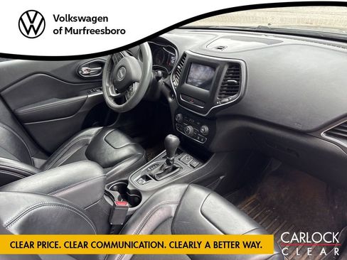 Used 2019 Jeep Cherokee Latitude Plus image 6