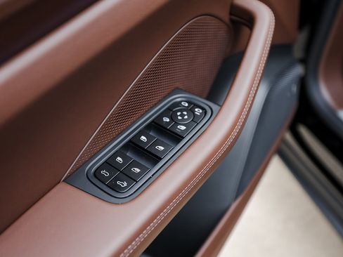 New 2025 Porsche Macan 4S Electric image 23