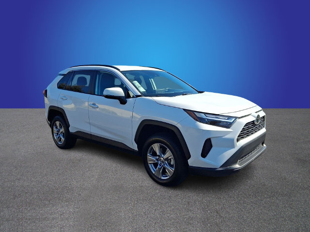 Used 2025 Toyota RAV4 XLE AWD/4WD image 3
