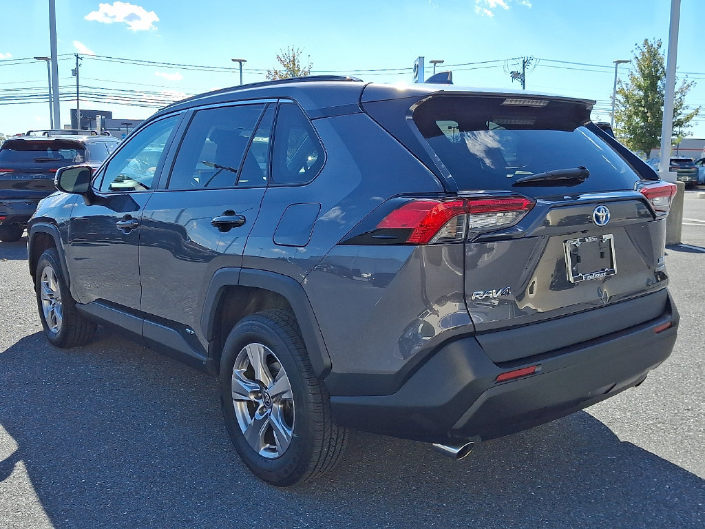 Used 2023 Toyota RAV4 XLE w/ Convenience Package AWD/4WD image 4