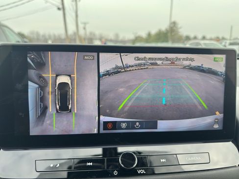 Used 2025 Nissan Rogue SL image 10