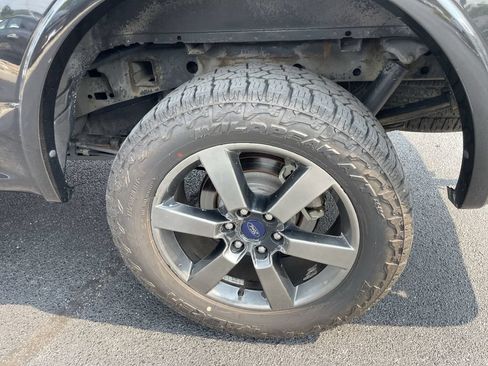 Used 2015 Ford F150 Lariat w/ Equipment Group 501A Mid AWD/4WD image 8