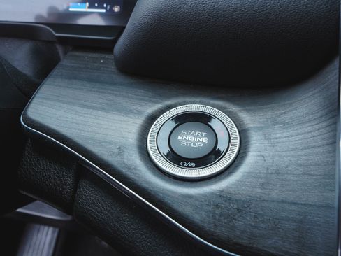 Used 2024 Jeep Grand Cherokee Overland w/ Advanced Protech Group III image 22