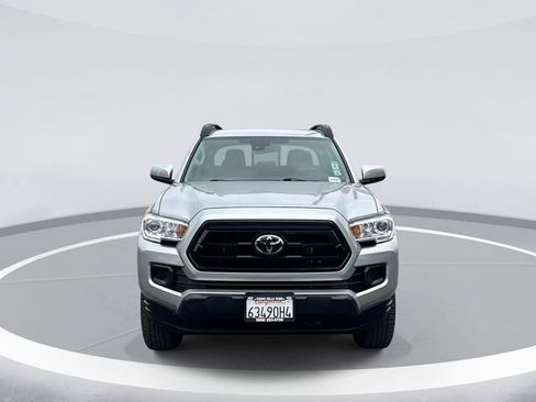 Used 2022 Toyota Tacoma SR AWD/4WD image 2