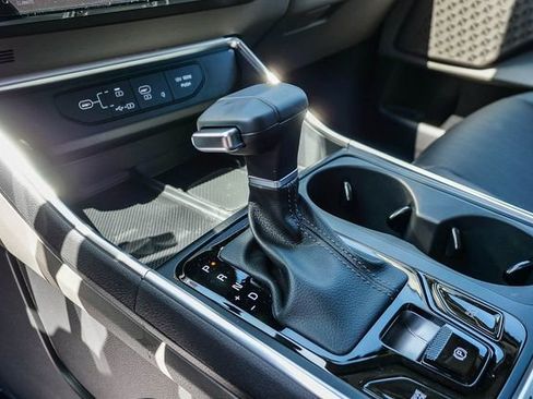 New 2026 Kia Carnival EX FWD image 22