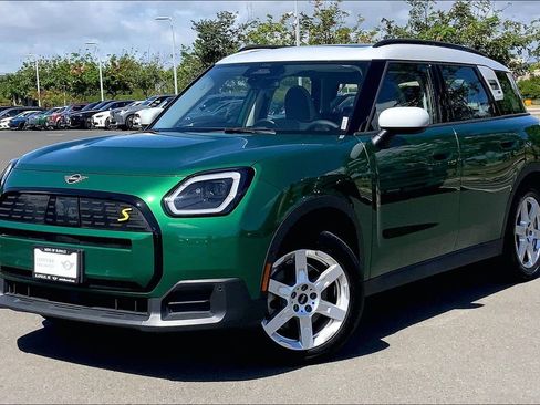 Certified 2025 MINI Cooper Countryman SE AWD/4WD image 3