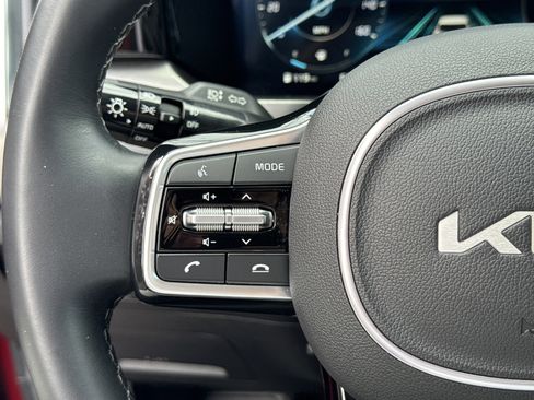 Certified 2023 Kia Sorento SX image 25