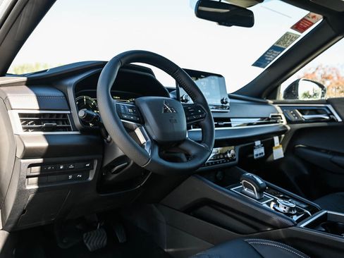 New 2025 Mitsubishi Outlander SEL Black Edition image 19