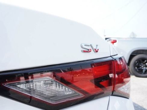 Used 2024 Nissan Sentra SV FWD image 4