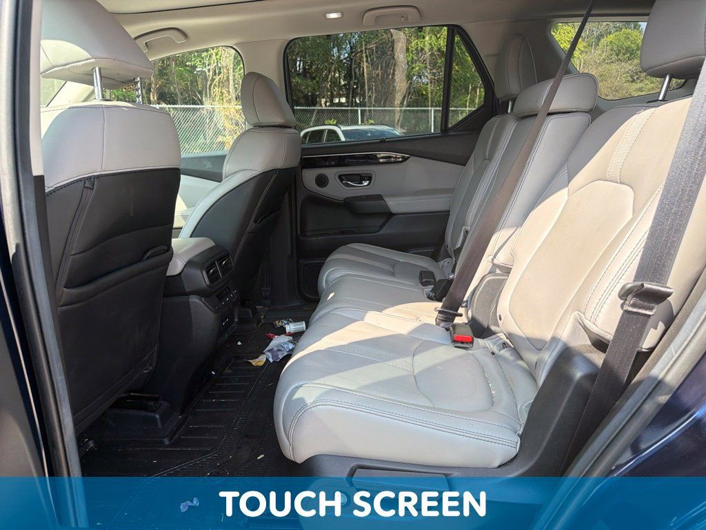 Used 2025 Honda Pilot Touring image 10