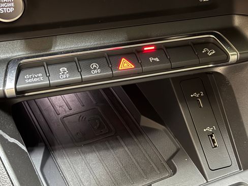 Used 2020 Audi Q3 2.0T Premium Plus w/ Premium Plus Package image 32