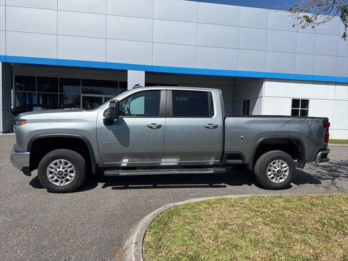 Used 2025 Chevrolet Silverado 2500 LT w/ Convenience Package image 3
