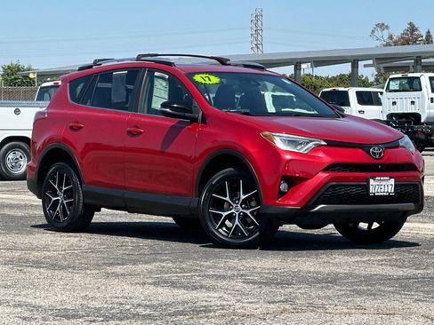 Used 2017 Toyota RAV4 SE FWD image 1