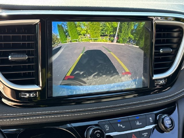 New 2027 Chrysler Pacifica Select AWD/4WD image 27