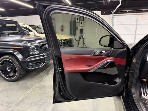 Used 2021 BMW X6 M50i w/ Executive Package AWD/4WD image 21