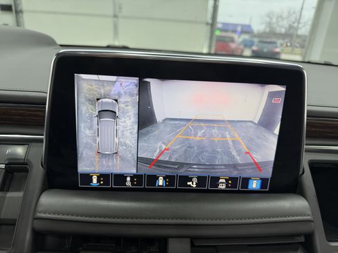 Used 2021 Chevrolet Suburban High Country image 17