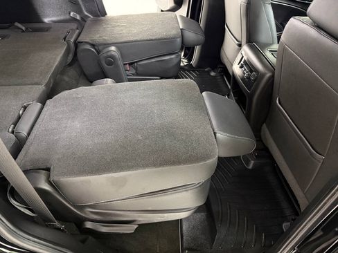 Used 2018 Chevrolet Tahoe LT RWD image 25