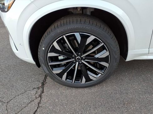 New 2026 Volvo XC90 B6 Plus w/ Protection Package Premier image 11