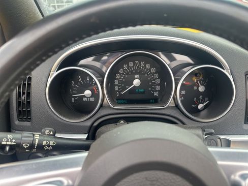 Used 2004 Chevrolet SSR w/ Preferred Equipment Group image 8