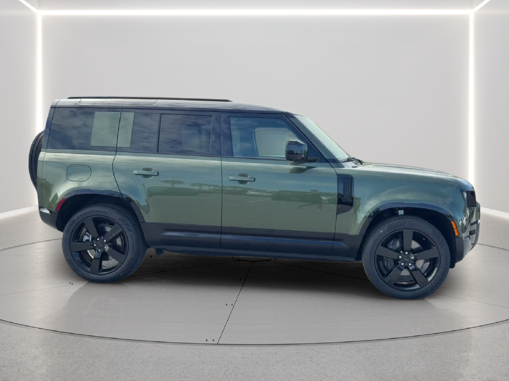 New 2026 Land Rover Defender 110 X-Dynamic SE AWD/4WD image 4