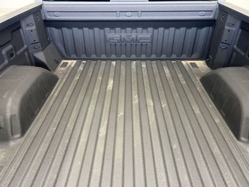 Used 2025 GMC Sierra 1500 SLT w/ SLT Premium Plus Package image 24