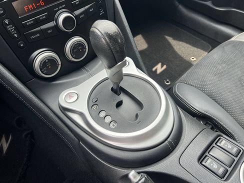 Used 2011 Nissan 370Z Touring RWD image 8