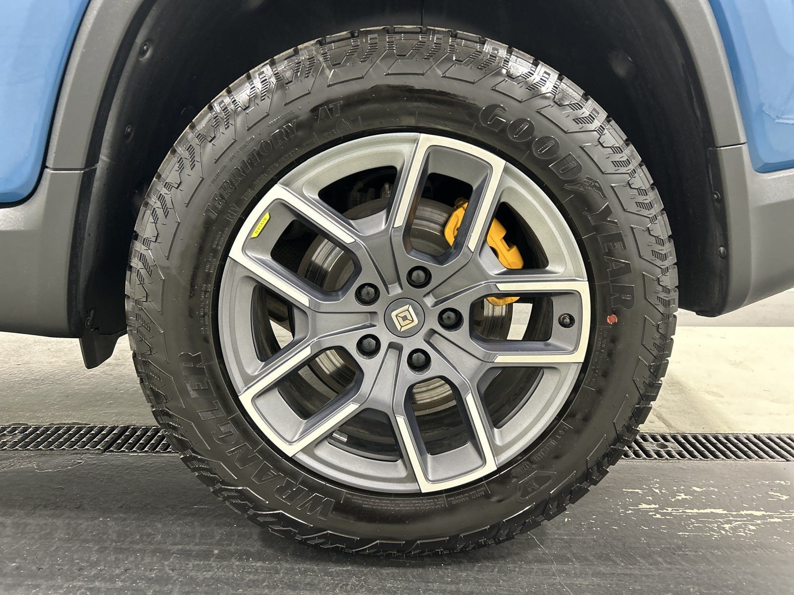 Used 2022 Rivian R1T Adventure AWD/4WD image 10