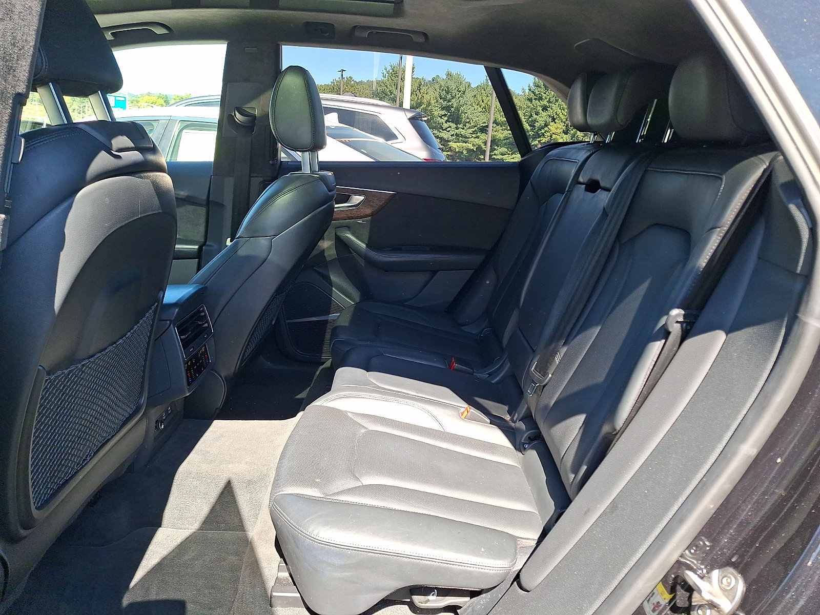 Used 2020 Audi Q8 Prestige w/ Prestige Package AWD/4WD image 10