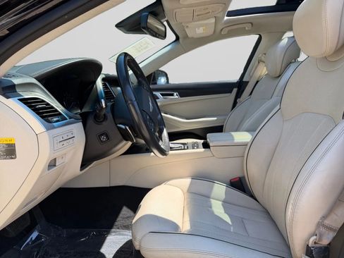 Used 2015 Hyundai Genesis 5.0 RWD image 17