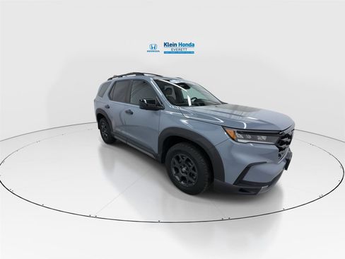 Used 2023 Honda Pilot TrailSport image 4