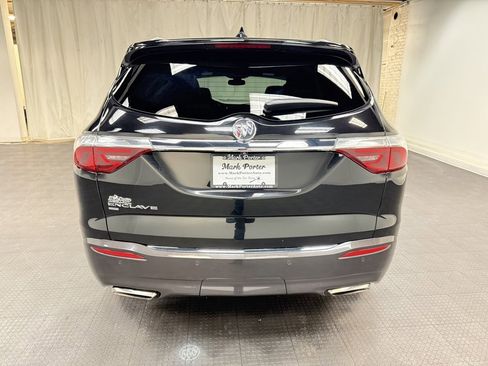 Used 2023 Buick Enclave Essence image 4
