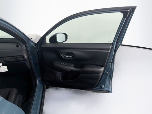 Used 2025 Honda HR-V Sport image 31
