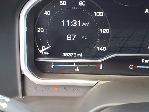 Used 2023 GMC Sierra 1500 AT4 w/ Technology Package AWD/4WD image 39