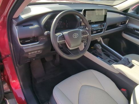 Certified 2026 Toyota Grand Highlander XLE image 9