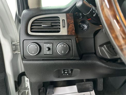 Used 2013 GMC Sierra 2500 Denali w/ Suspension Package, Off-Road image 18