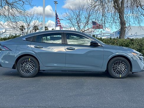 New 2026 Nissan Sentra SV w/ SV Convenience Package FWD image 3