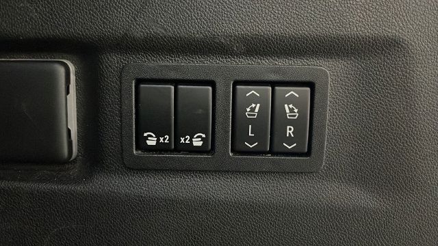 Used 2021 GMC Yukon XL Denali AWD/4WD image 28