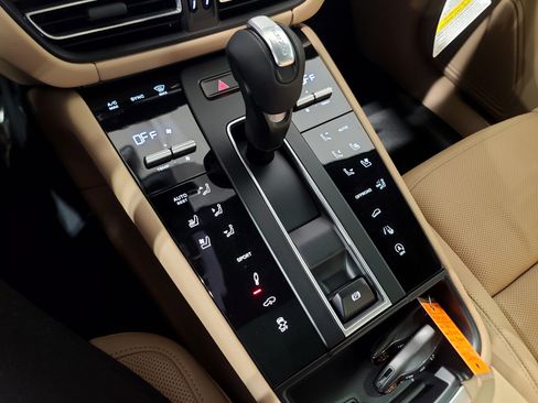 New 2026 Porsche Macan S image 24