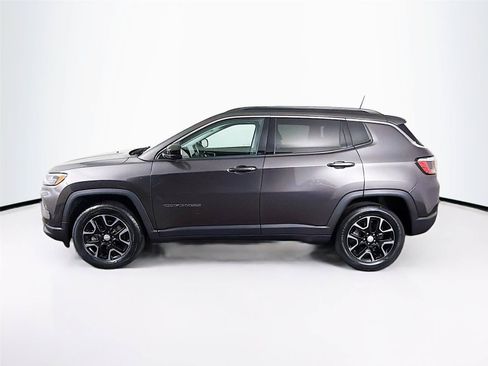 Used 2022 Jeep Compass Latitude w/ Convenience Group AWD/4WD image 8